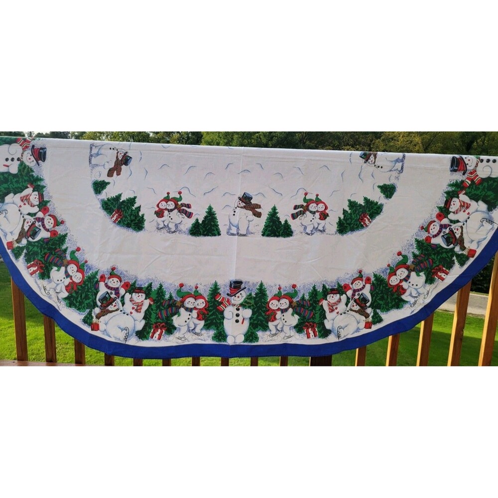 Vtg Tablecloth Winter Christmas Snowmen Oval 80" x 56" White Blue Holiday